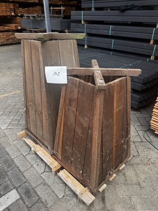 2x Bloembakken hardhout | Sommige licht vergrijsd