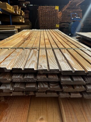 Ca. 32x Douglas rhombus profiel - enkelzijdig , 2,8 x 14 x 180 cm - we