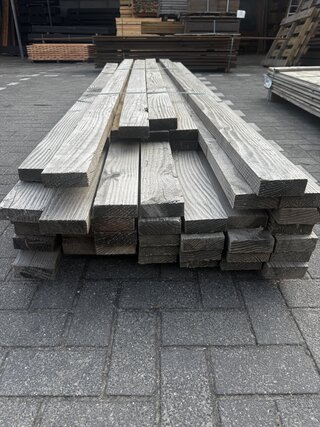 36x 300 cm en 9x 250 cm Douglas balken |  47 stuks | 3,5 x 100 mm  | m