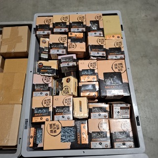 Partij diverse schroeven, bouten, moeren en ringen, O.a. Maxxfast, Fis