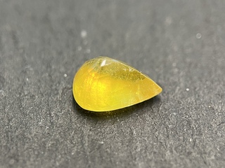 Edelsteen - 5.05 carat natuurlijke gele saffier