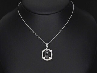 Witgouden hanger met diamanten en een zwarte diamant van 4.80 carat