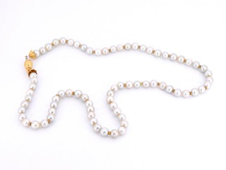 Parel snoer met gouden sluiting