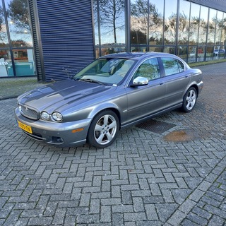 Personenauto, Jaguar, X-Type 2.2D I4 Executive, Grijs / Chroom, 2009