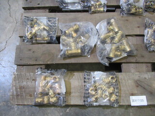 Pallet met installatie koppelingen Bonfix