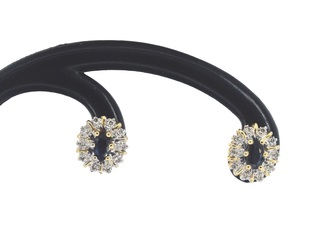 Geelgouden oorbellen met saffieren en diamanten