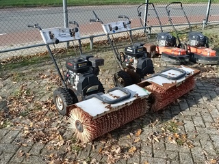 2x Veegmachine rolbezem, Lumag, KM-800, 2013