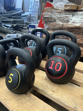 6x Kettlebell (2x 15kg, 2x 10kg, 2x 5kg)