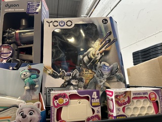 9x A-merk speelgoed w.o. Casdon Dyson, YCOO