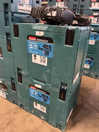 6x Bouwgereedschap, 1x 18V accu, 1x lader, M-boxen Makita, 2x DJV182ZJ