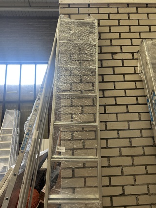 Inhangladders voor stellingkasten met gefelste treden 10 treden Zarges