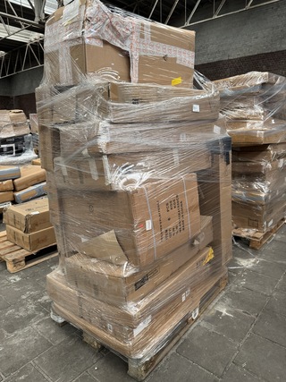 Mix pallet retouren w.o. make-up tafels, wasmanden en stellingkasten