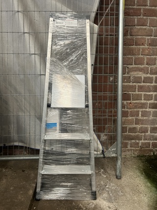 Huishoudtrap/geribbelde staande sportladder 3 treden Zarges, Nova S 42