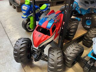 3x Onderkant stelling loopauto’s, speelgoed