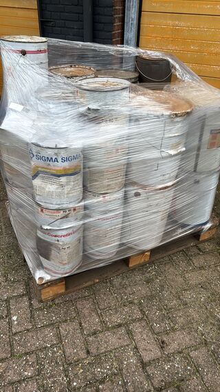 Ca. 130x Diverse merken industrielakken , Sigma, Cronolin, Schaepman,