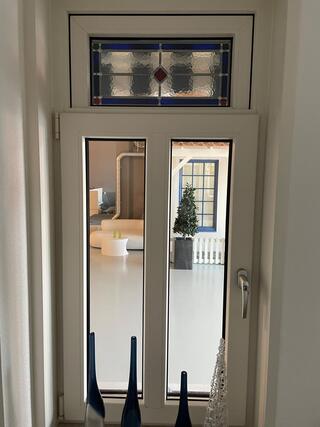 ( Locatie Zwolle ) 3 Deurkozijn met bovenlicht glas in lood + brievenb