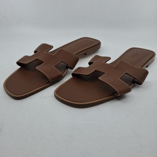 Paar slippers, maat 41, Hermès