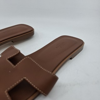 Paar slippers, maat 41, Hermès