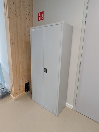 Magazijnkast met inhoud