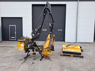 Hydraulische arm met cirkelmaaier en klepelmaaier, MC Connel, RM 1250