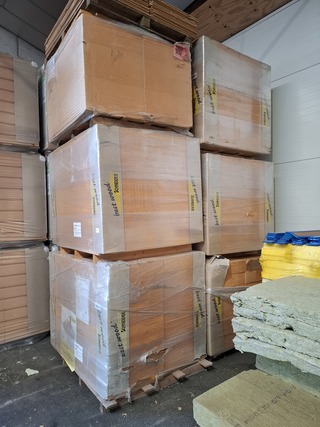 Partij  Houtvezel isolatie, op 6x pallet Schneider, o.a. Multitherm 11