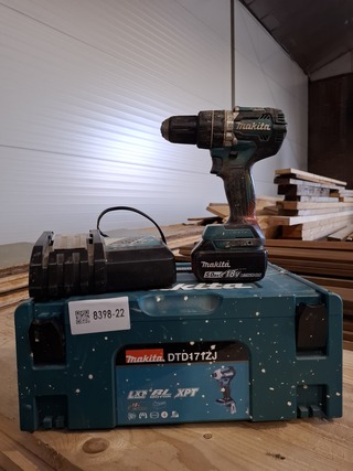 Accu boormachine   Makita, DHP484  , bouwjaar 2021