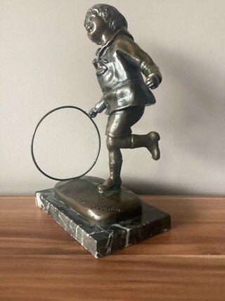 Chiparus – ‘Jongen speelt met hoepel’ – Brons