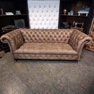 3-Zits Bank Chesterfield, Medburn, bruin