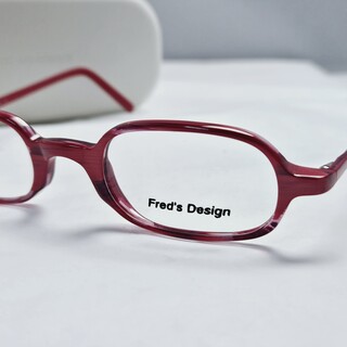 Fred Paris bril in Marc Jacobs case