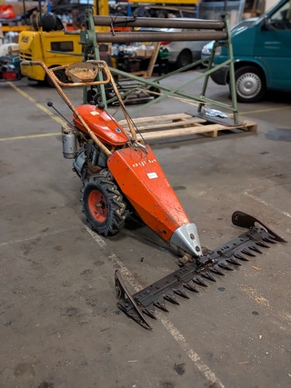Werktuigdrager met maaibalk, Agria