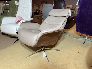 Relaxfauteuil, taupe leer, manueel verstelbaar,design, chromen poot