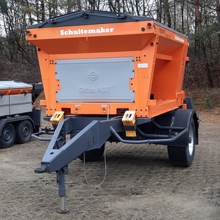 Zoutstrooier op aanhanger, Schuitemaker, SW3800 Epoke Sirius AST 3,5m2
