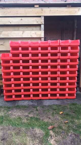 ca.78x Magazijnbakken met grijp opening Schafer, Rood