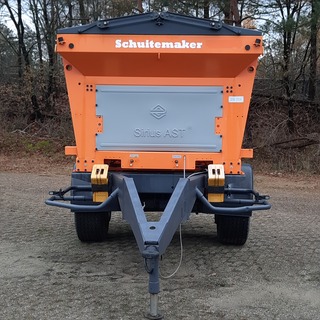 Zoutstrooier op aanhanger, Schuitemaker, SW3800 Epoke Sirius AST 3,5m2