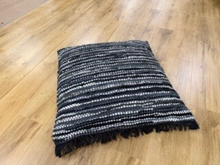 Lederen zitkussen, Moods