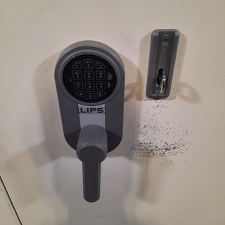 Brandwerende kast, Lips