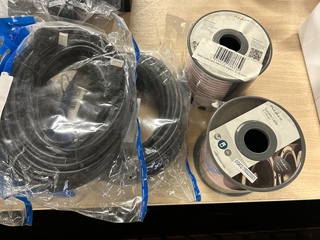 Partij (online) winkelvoorraad w.o. horloges, kabels