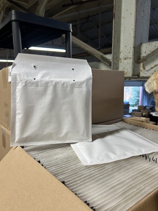 Ca. 1500x Luchtkussenenvelop, verzendenvelop