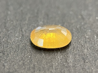 Edelsteen – 2.50 carat natuurlijke gele saffier