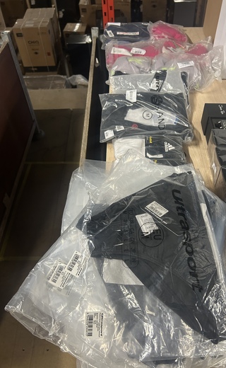 Ca. 40x Diverse (sport)kleding en accessoires, W.o. Adidas, Ultrasport