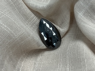 Diamant – 18.41 carat natuurlijke zwarte diamant (gecertificeerd)