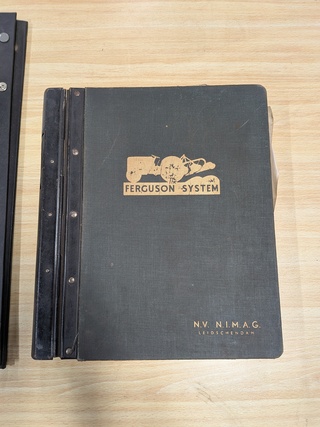 Diverse nostalgische documentatie Massey Ferguson