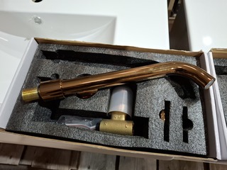 2x Wastafelkraan inbouw, brons