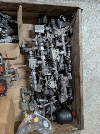 Partij hydraulische componenten