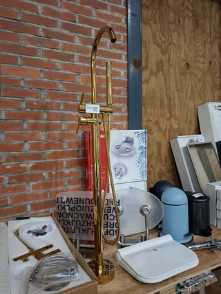 Staande badkraan glans goud