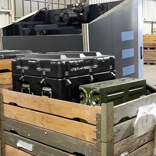 Partij diverse transportkisten