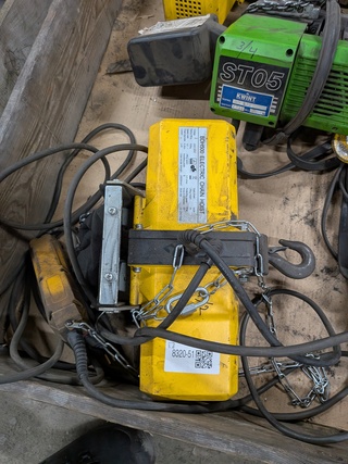 3x Elektrische lierinrichting o.a. 2x Kwint ST05