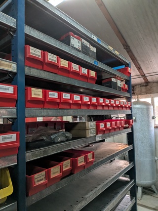 Diverse ijzerwaren o.a. bouten