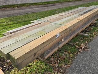Ca. 13x Douglas balken fijnbezaagd, 75x150mm, lengte 2/300cm, 3/400cm,