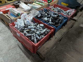 3x Bak hydrauliek koppelingen en snelsluitingen